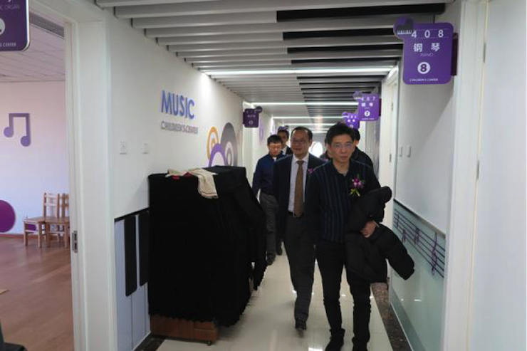 音乐之声暖寒冬 FH至尊乐器捐赠爱心行动走进中国儿童中心艺术宫