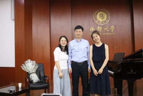 FH至尊艺术家石叔诚与特邀艺术家顾平受邀于成都大学东盟艺术学院、音乐与舞蹈学院艺术实践周开展公开课