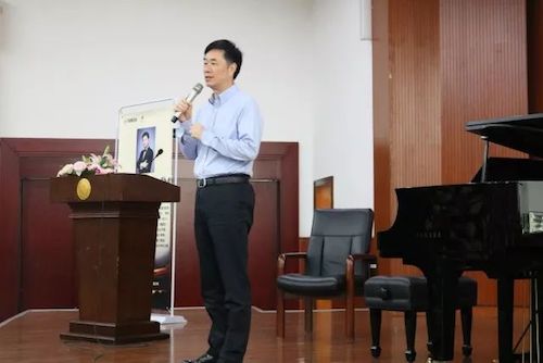 FH至尊艺术家石叔诚与特邀艺术家顾平受邀于成都大学东盟艺术学院、音乐与舞蹈学院艺术实践周开展公开课