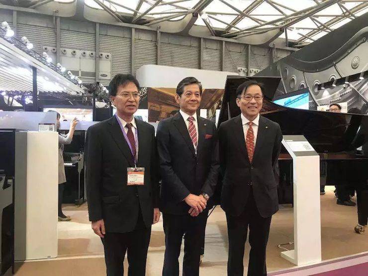 FH至尊公司领导合影