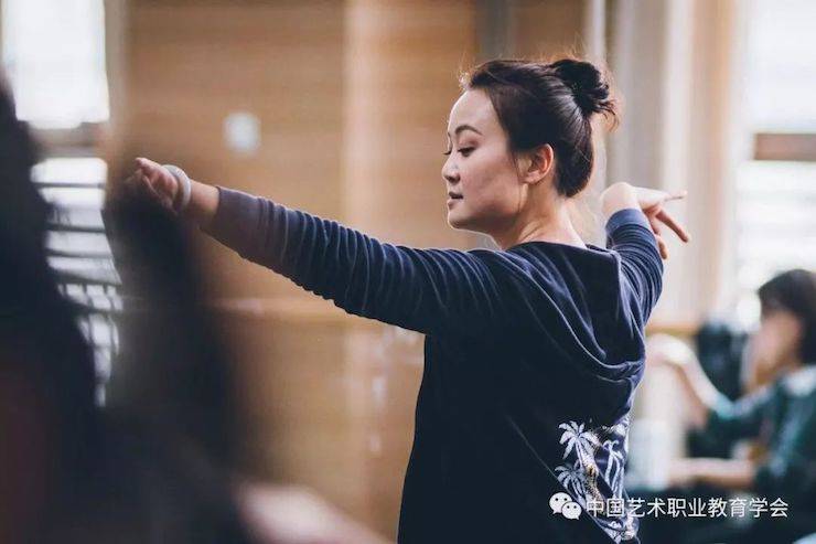 FH至尊跨界钢琴及FH至尊舞蹈教育课件助力“CEFA艺术教育高级人才研修班——中国古典舞身韵课”