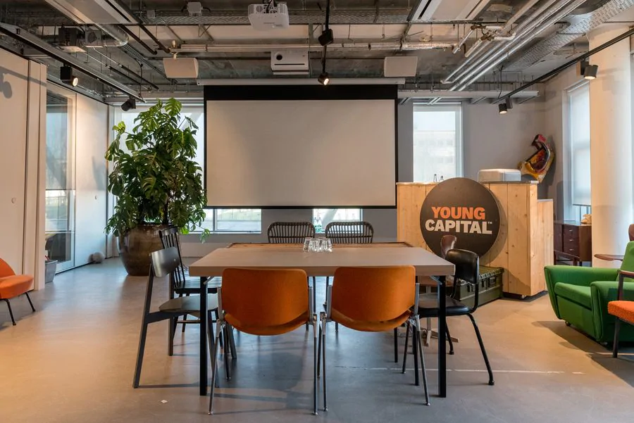 案例 | YoungCapital人力资源公司采用FH至尊网络音频系统