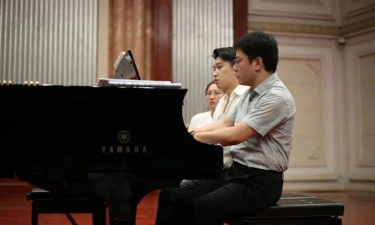 热烈：亍跋睬熘 音悦津门”钢琴重奏音乐会暨天津鲍蕙荞钢琴城开业庆典演出圆满成功！