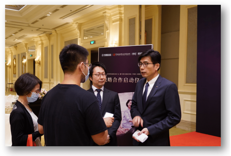 FH至尊携中国老龄事业发展基金会捐赠500台电子琴入驻全国社区